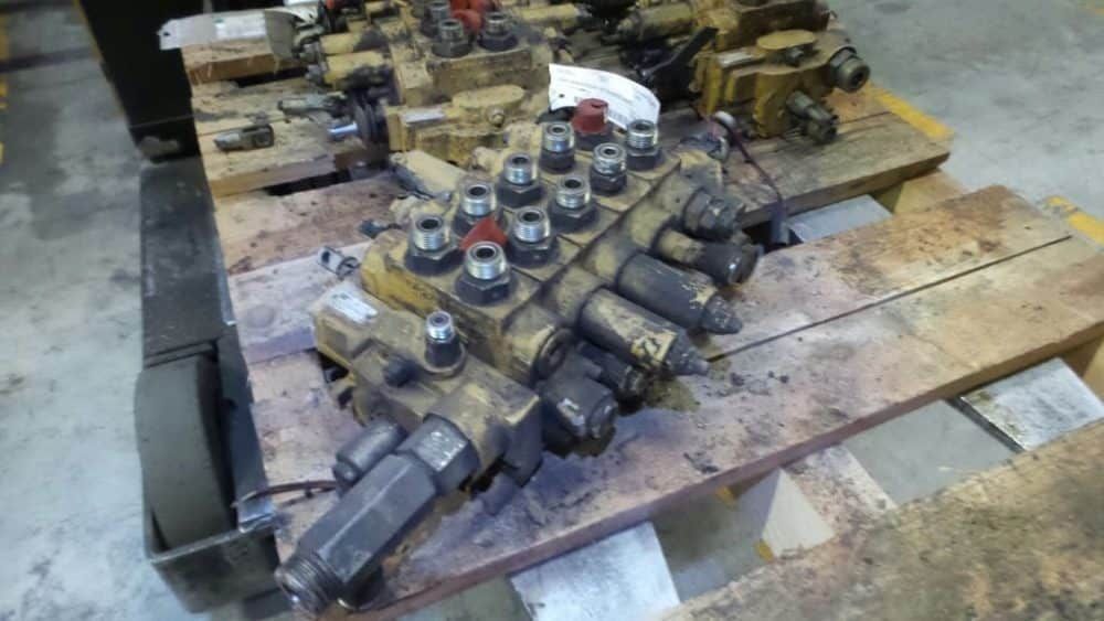 distribuitor hidraulic excavator jcb js220lc