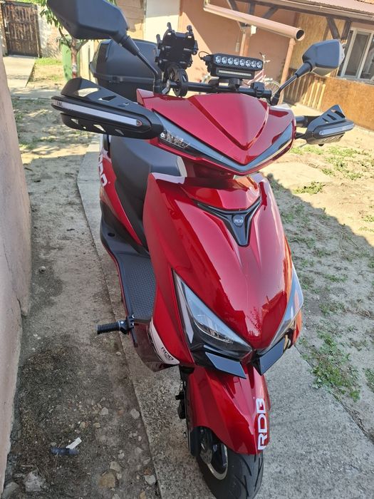 Vând scuter RDB. motor 2000w.
