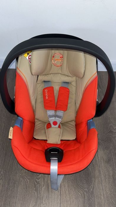 Vând scoică auto Cybex Aton 5!