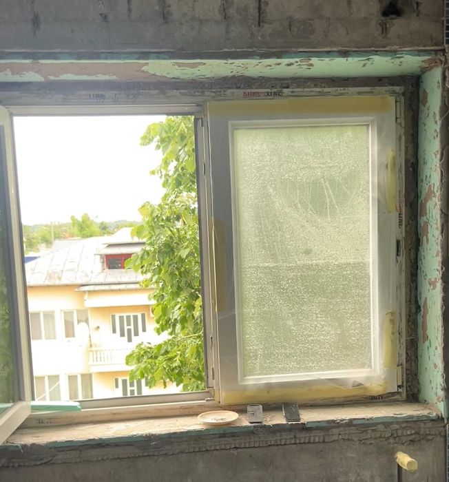 Geam termopan deschidere ambele părți, rabatabila o parte