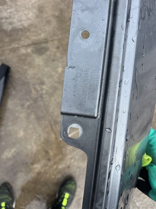 десен калник Volvo XC40 2018-