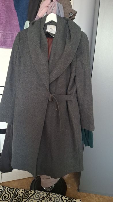 Пальто женское, почти новое Вьетнам,чистое шерсть,фирма Манго 48/50раз
