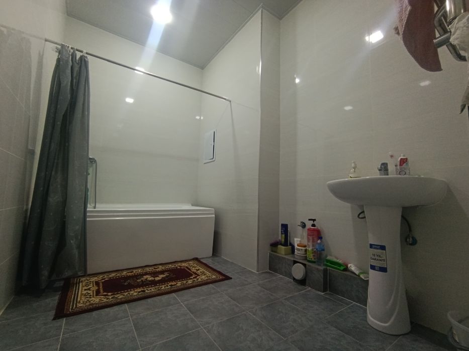 Продаёт Новый дом в Городе Самарканде из Smart City  3 этаж из 8 эт