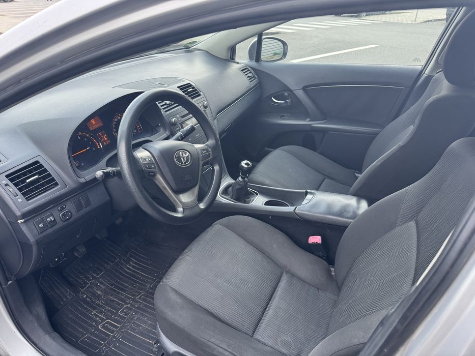 Toyota Avensis 2011 1.6 benzina posibilitate rate