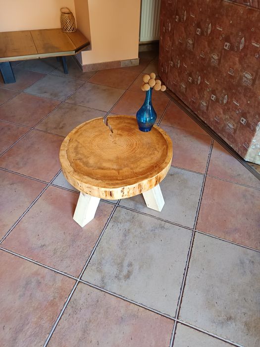 Masa cafea trunchi larice