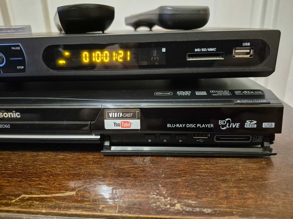 Vand BLUE-RAY Panasonic DMP-BD60 si DVD Eboda DV-797 USB impecabile !