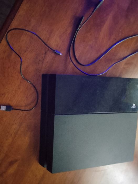Продаю ps4, Нужен ремонт