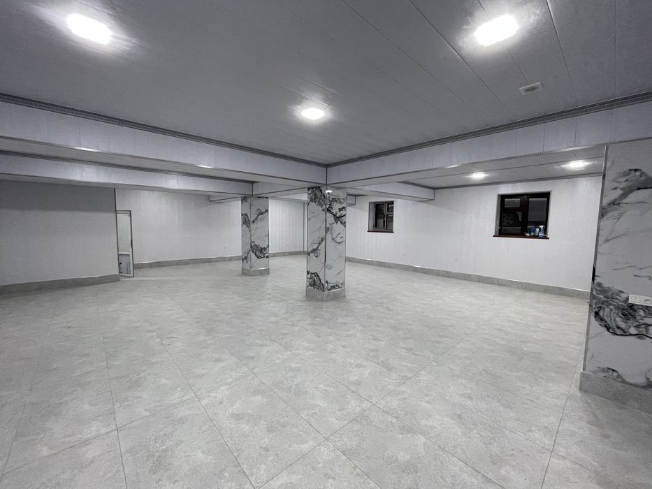 Продаётся 128 кв нежилое полуподвалное помещение с арендатором