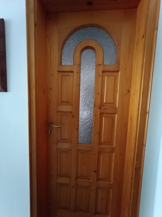 Врати с каси, брави, дръжки, патрони от чам, ламинат и МДФ