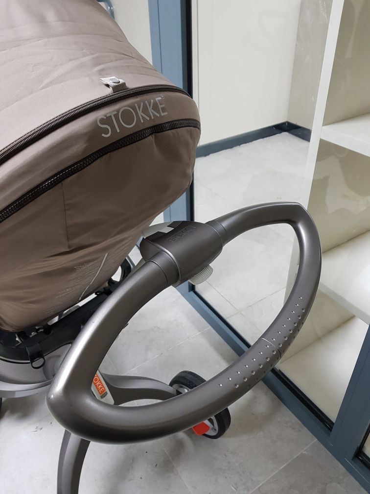 Продам коляску Stokke