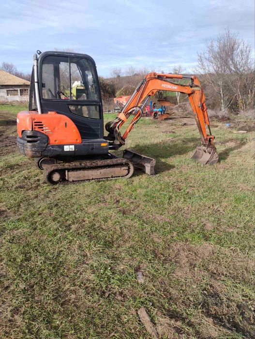 Продавам багер Hitachi zx25