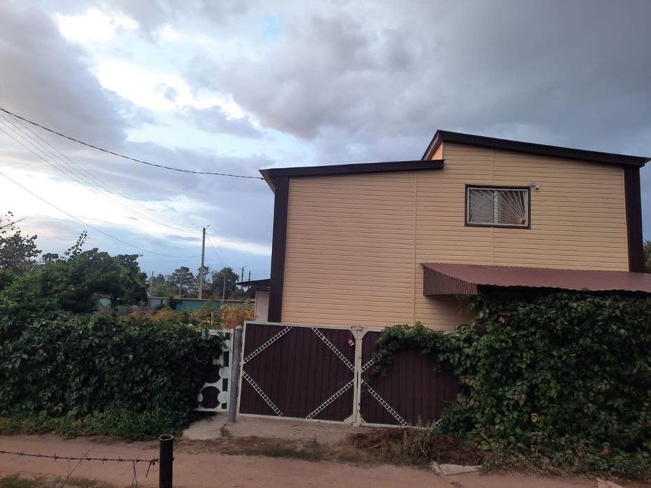 Продам или обмен на сиену или хаиландер на  7 метную машыну