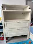 Vand masuta de infasat Ikea / comoda