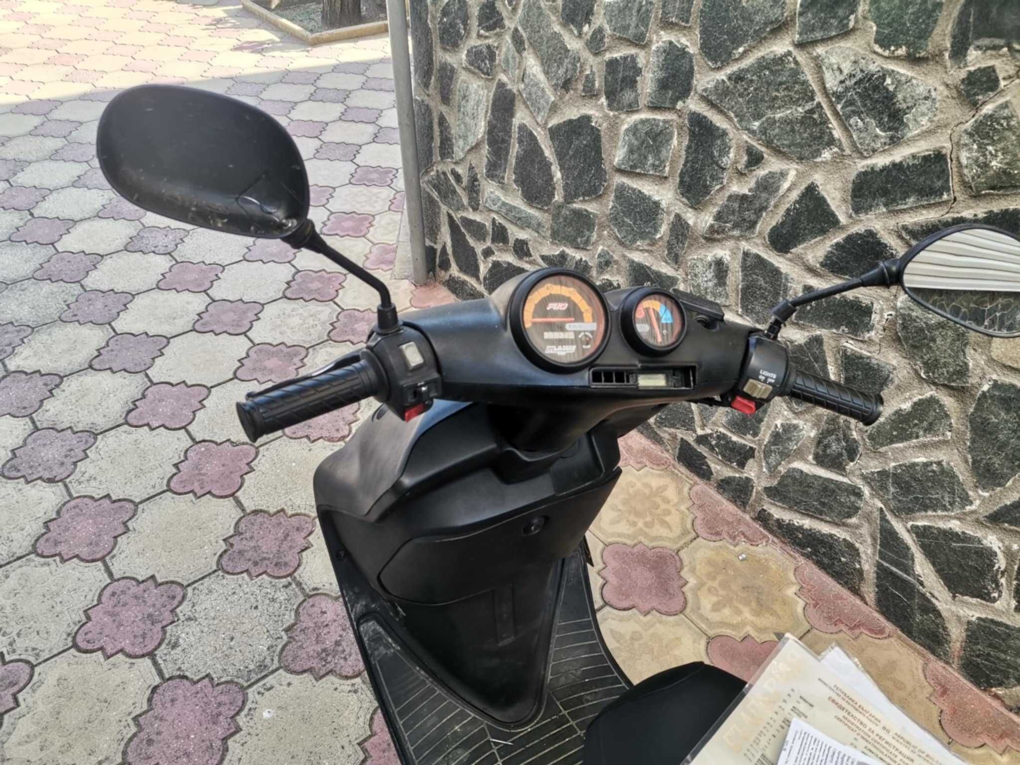 Продавам скутер Малагути 50 м3.