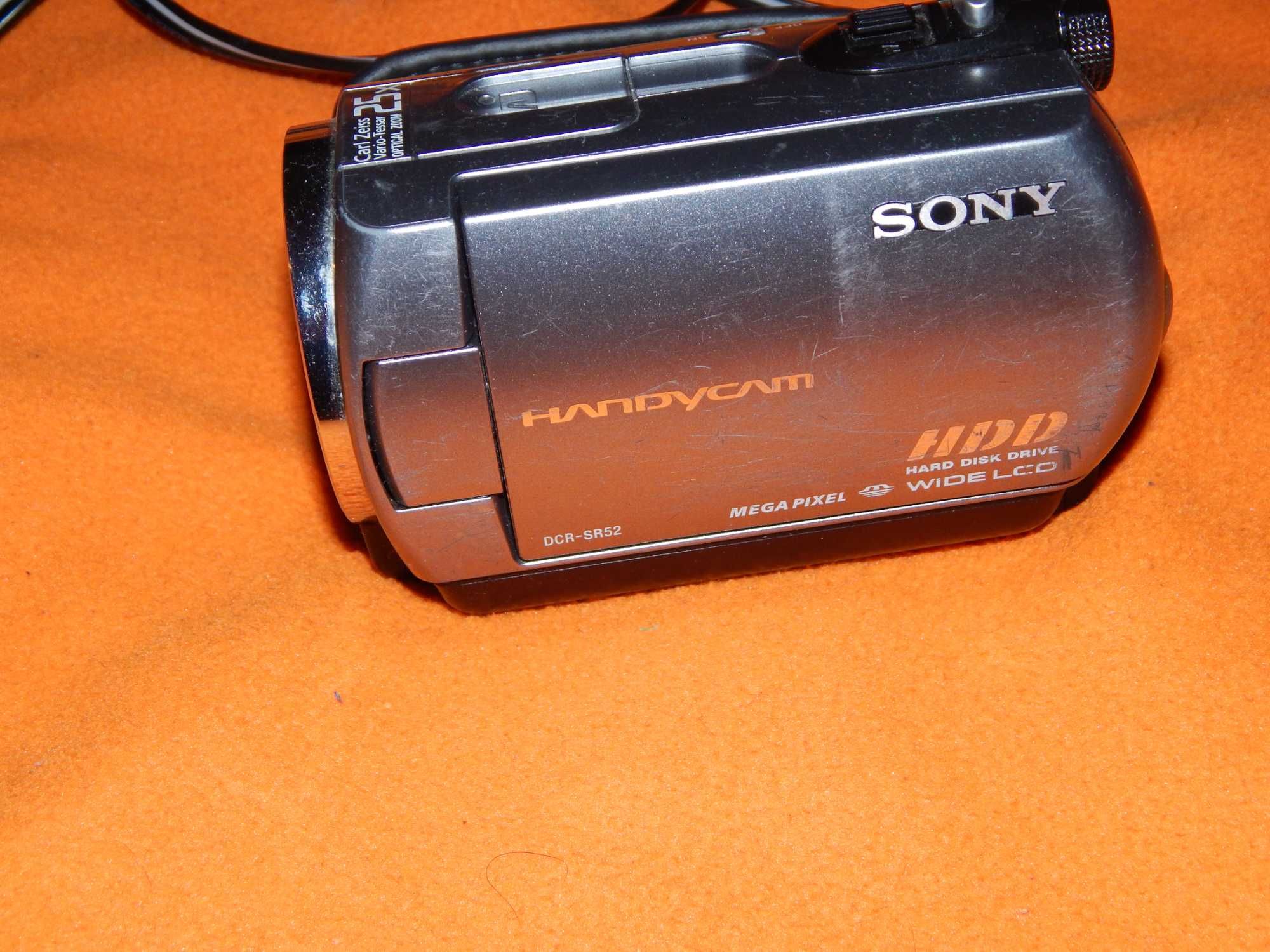 SONY DCR-SR52 camera video cu HDD de 30 Gb.