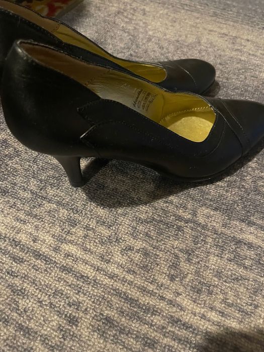 Pantofi cu toc, noi , nr 39, brand Marelbo