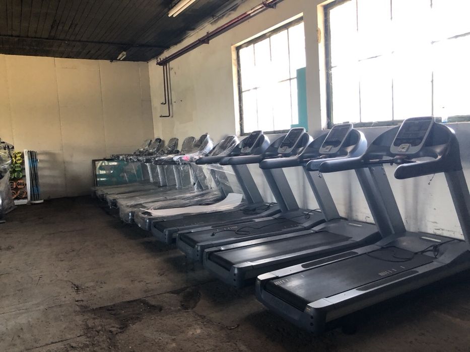 Depozit aparate fitness technogym
