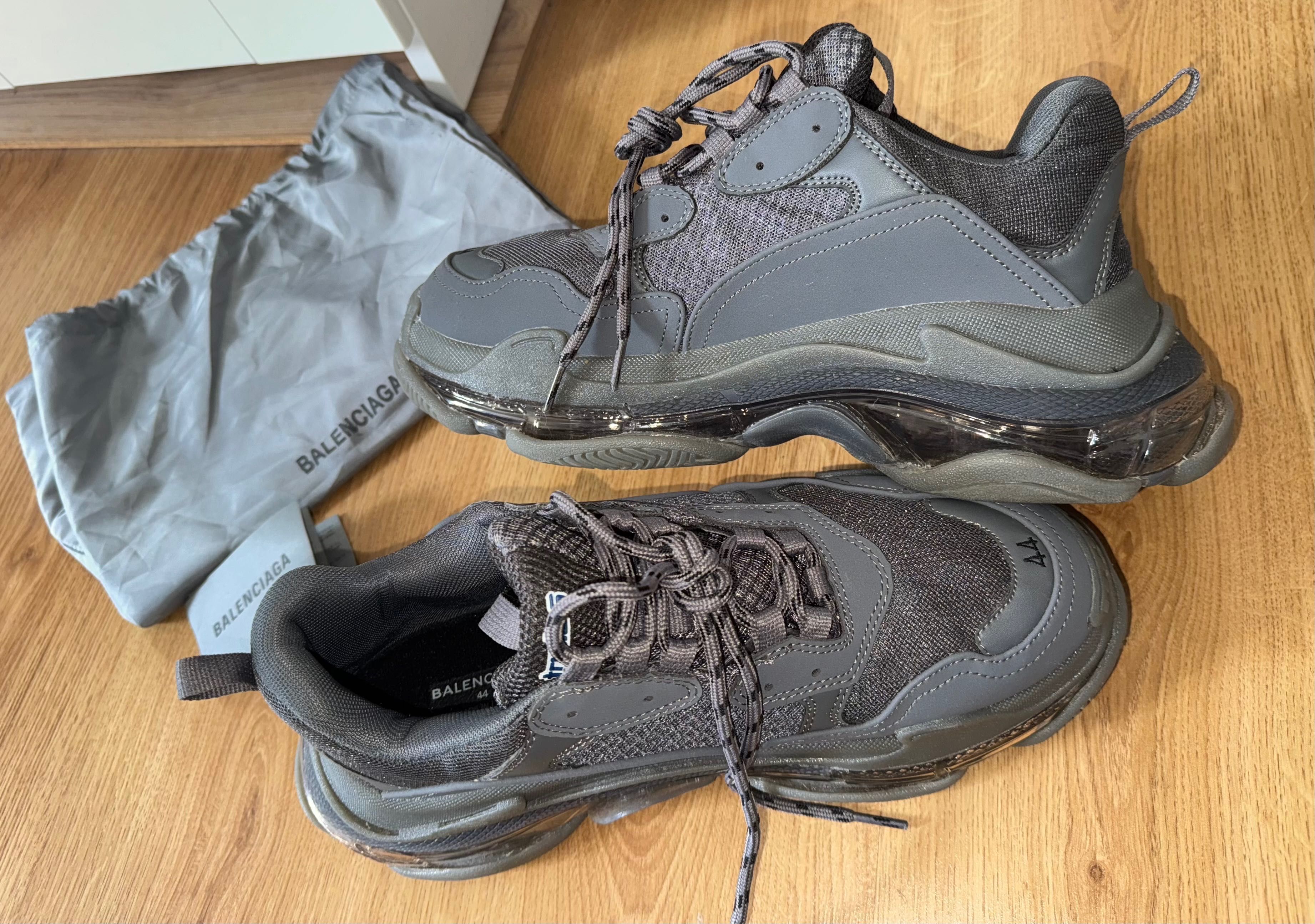 Balenciaga Triple S - Сиви
