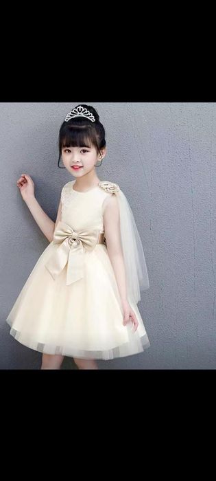 Продаю новое детское платье для девочки на 5-6лет