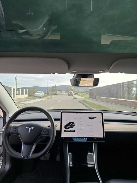 Tesla Model 3 Standard Range Plus 2020