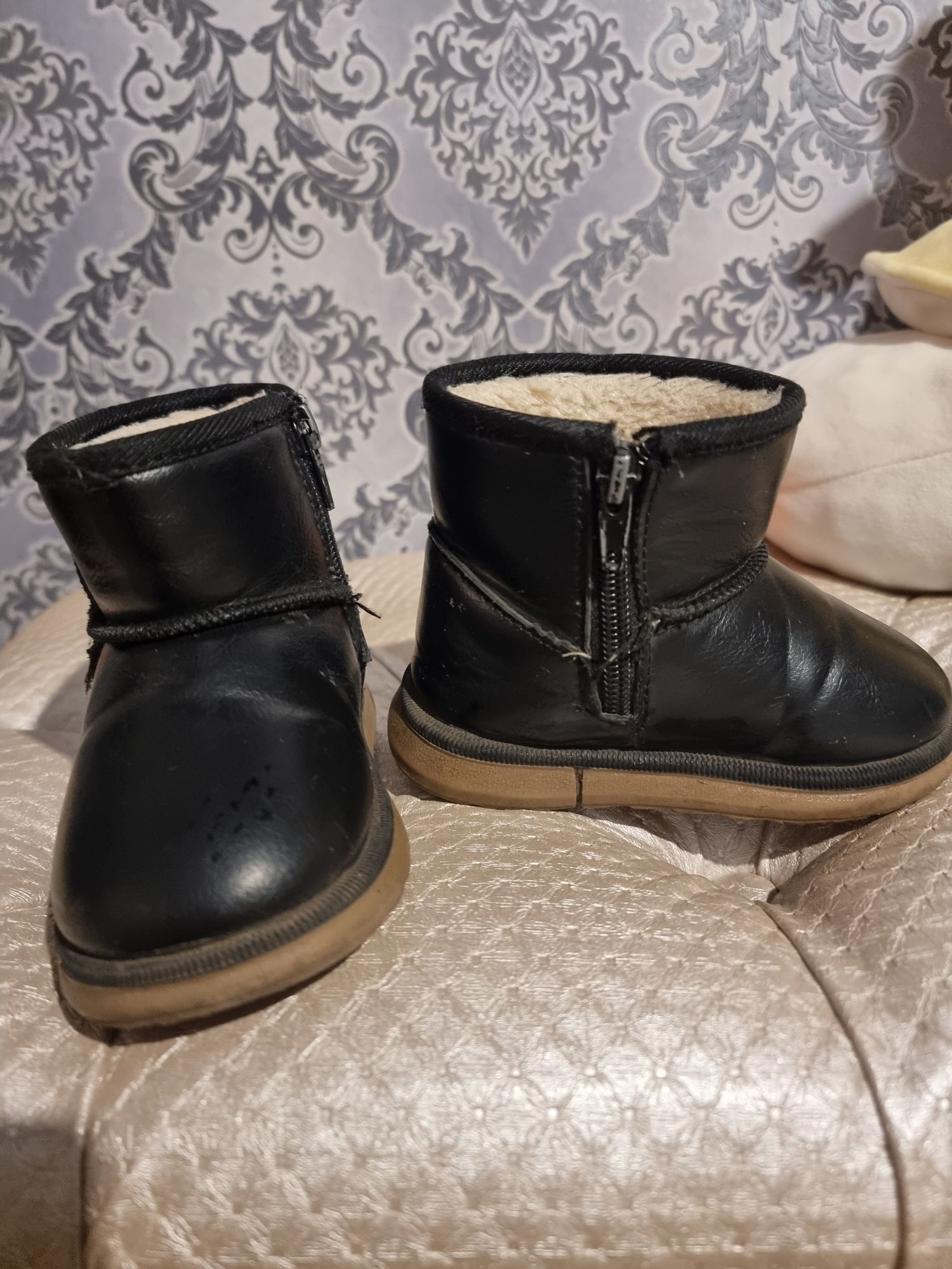 Зимняя и летняя обувь для мальчика