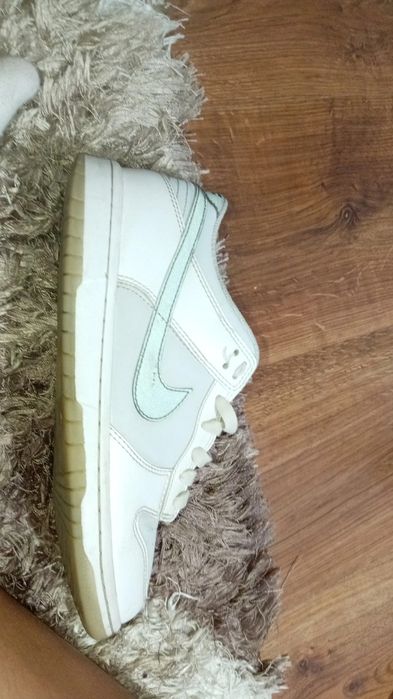 Dunck urî albe  cu gri