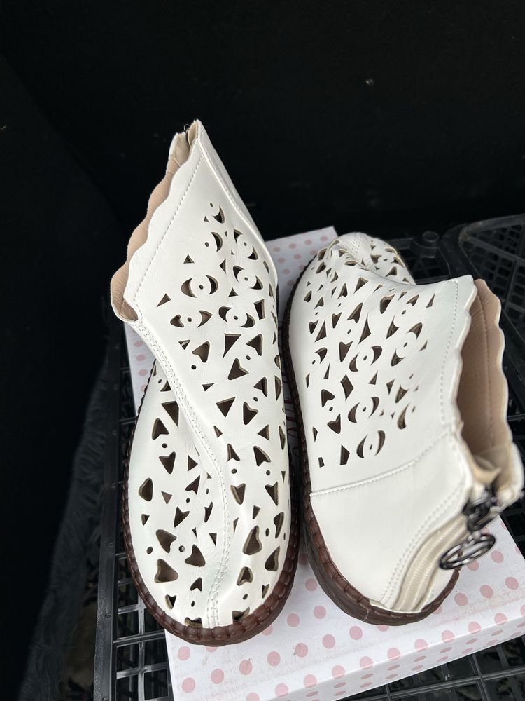 Botine/ pantofi piele noi