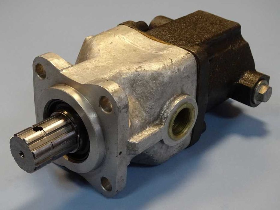 Хидравлична помпа 6-бутална аксиална UMP81.65704 PM-00 265/1X