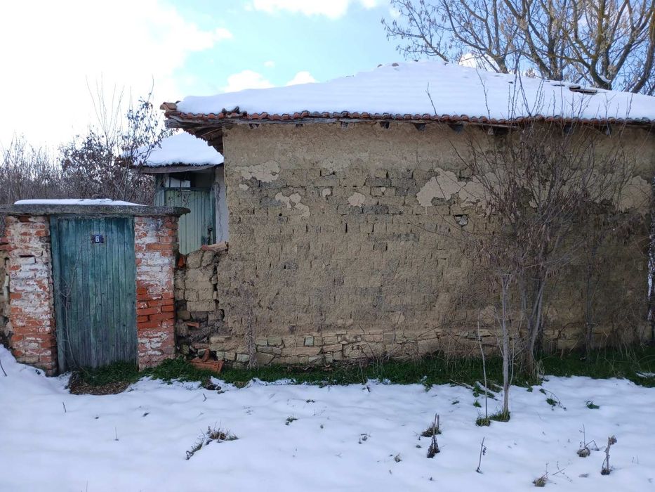 Продава стара къща с.Воденичане общ Стралджа