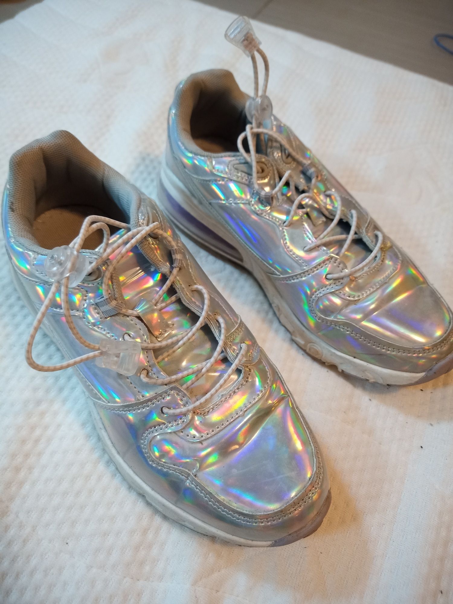 Pantofi sport holografici