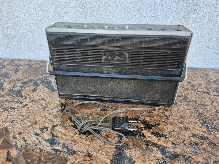 Radio receptor portabil Gloria 3,RP1524-nefuncțional 

- radio este fu