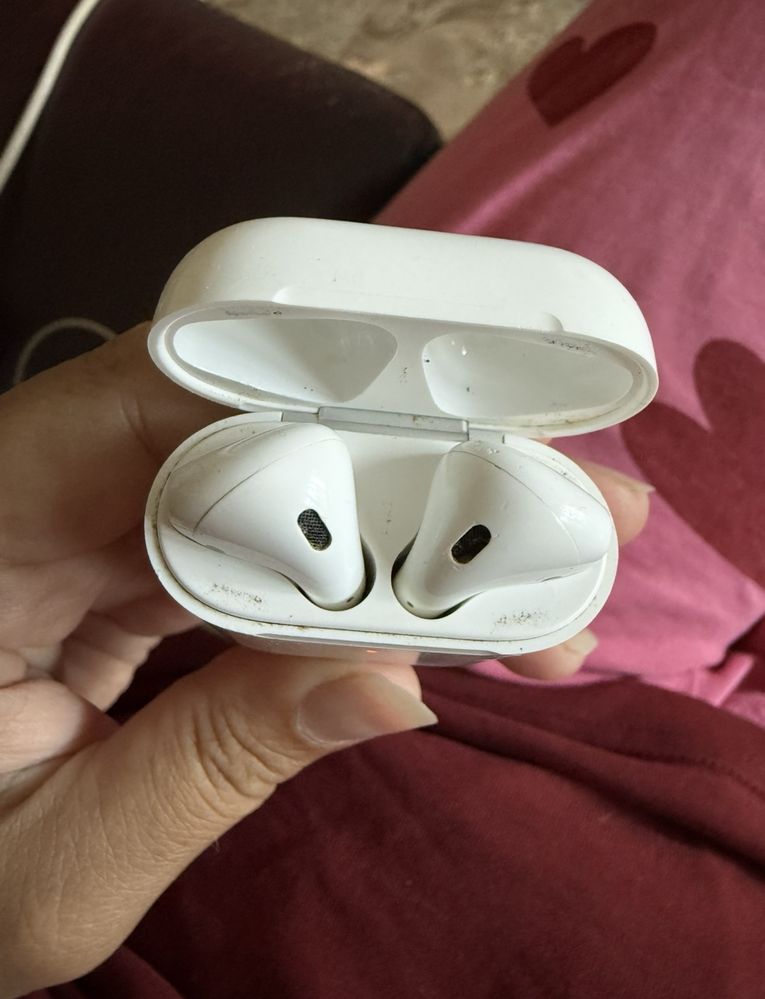Продаю AirPods в отличном состоянии
