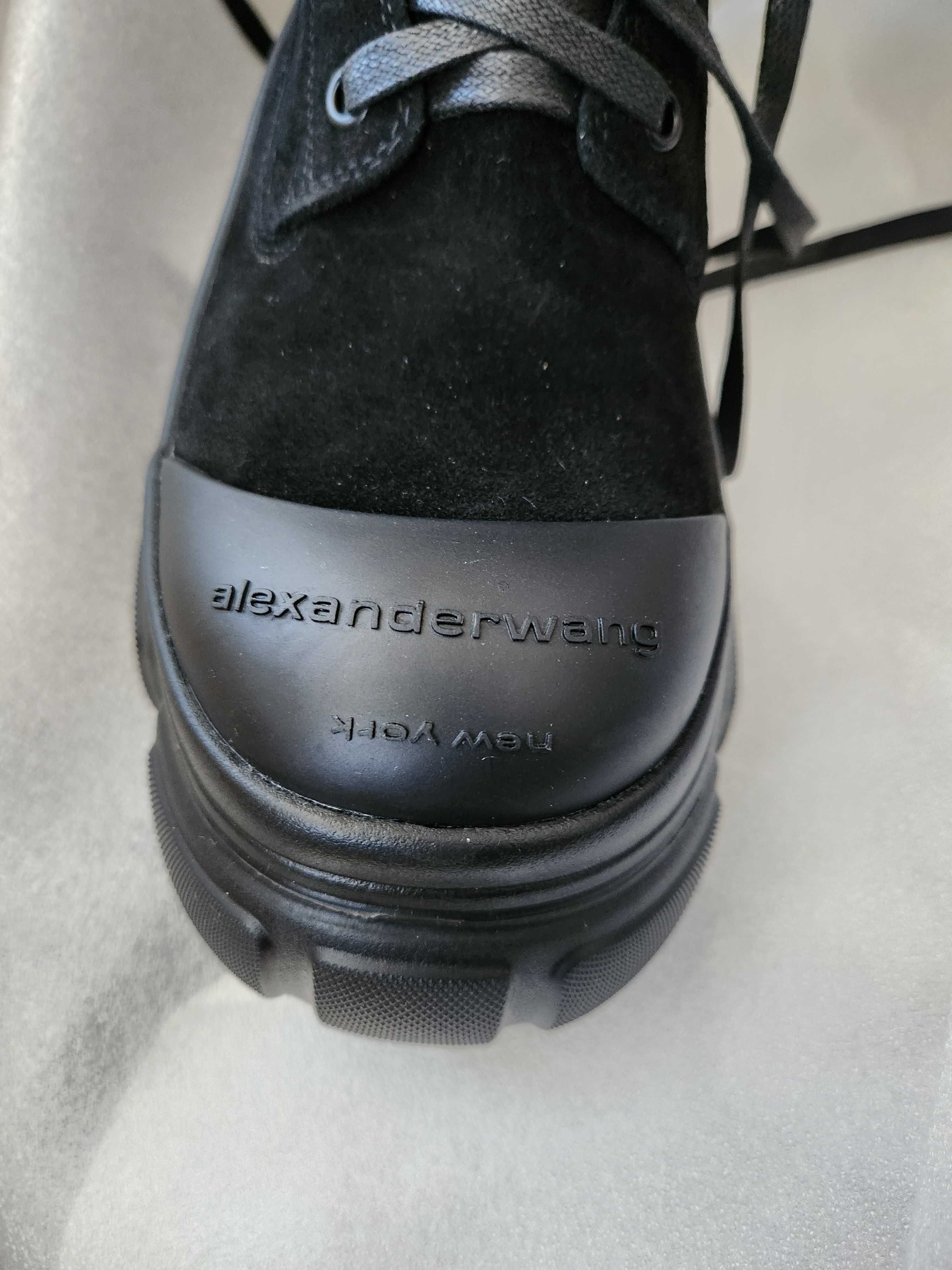 Alexander Wang боти