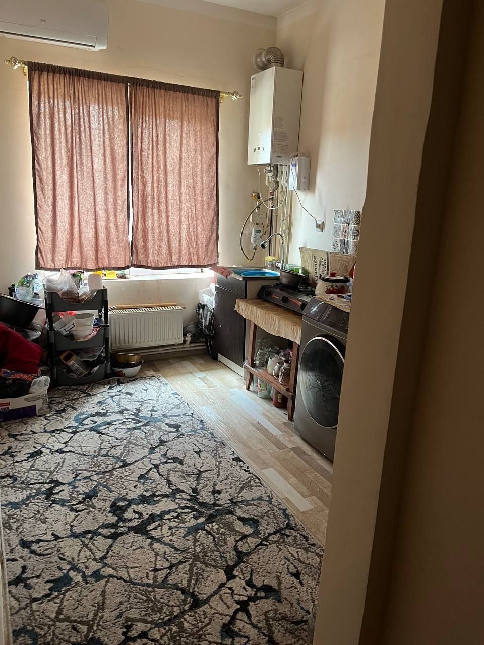 1 ком. квартира, 30 м². 1/6/6. Сергели 3а., Янгихает р-н. Метро 400 м