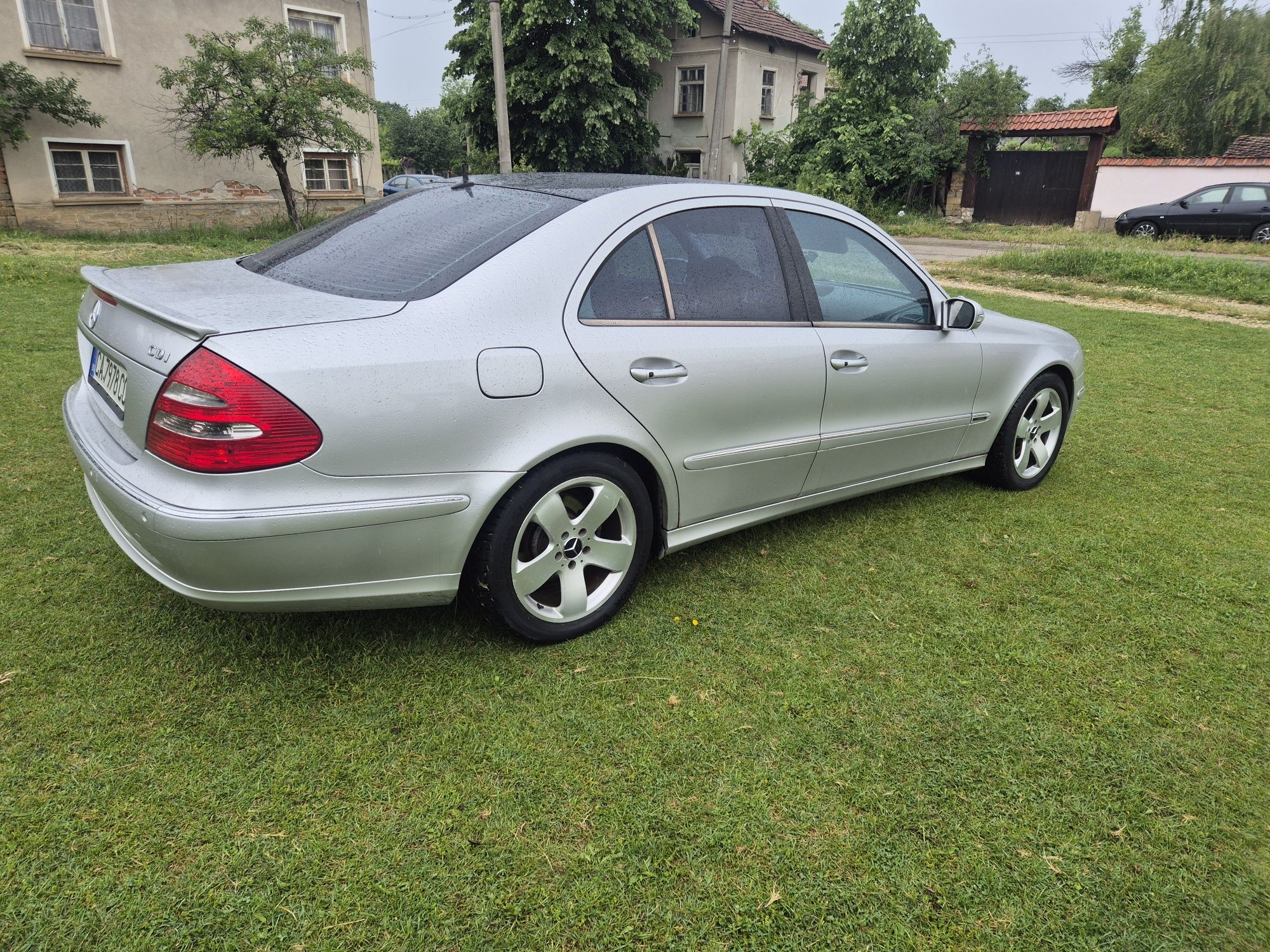 Mercedes-Benz 320