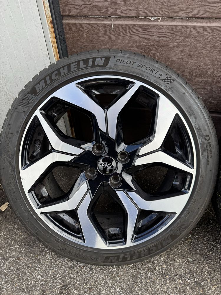 Roți originale Ford - 215/45 ZR18