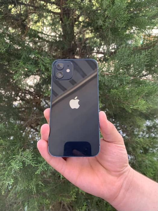 Iphone 12 yumkosti 79%