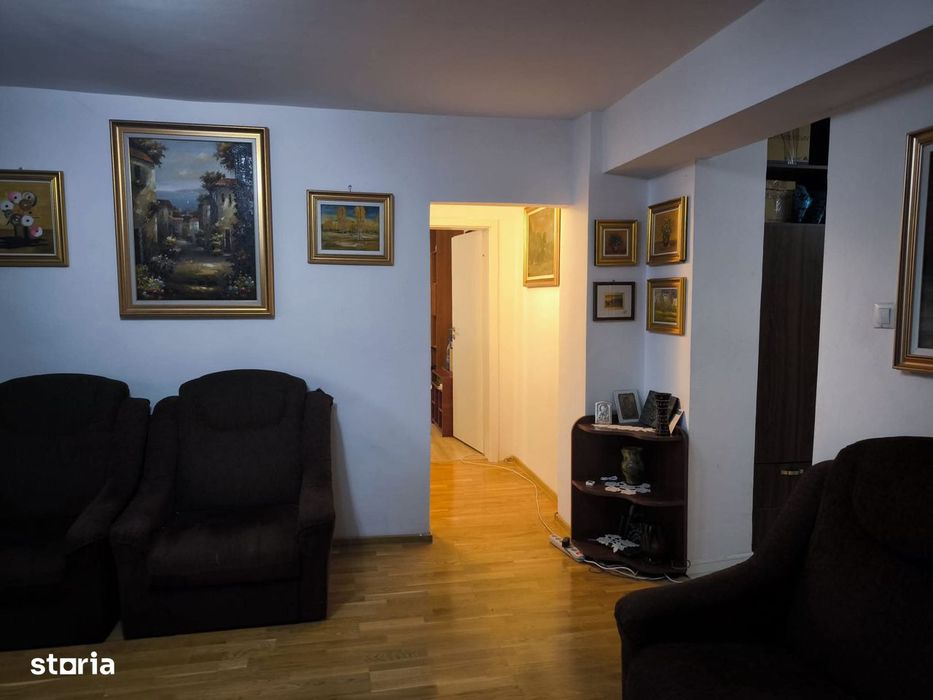 Eroilor(Victoras),apartament 2 cam,cf 1A,et.1/4,de vanzare