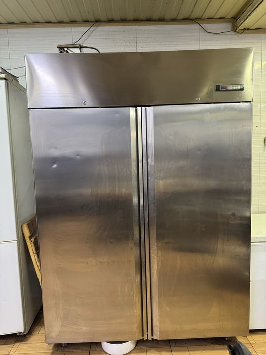 Производственный холодильник