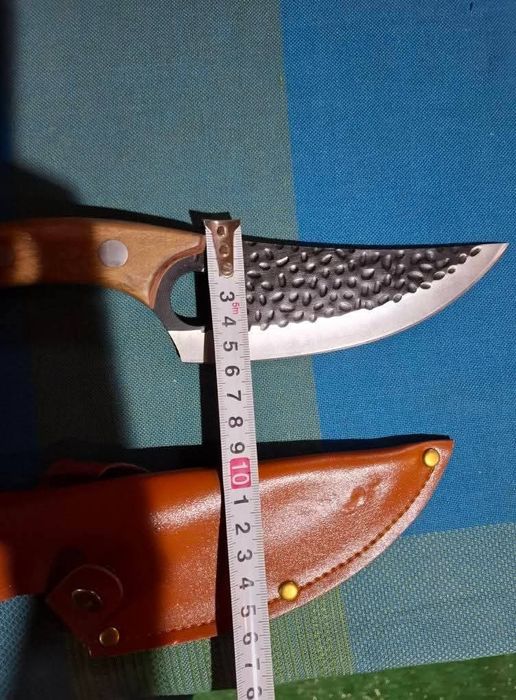 Нож за дране с калъф