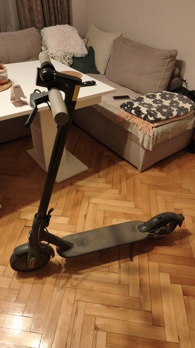 Електрическа тротинетка Xiaomi Mi Electric Scooter 1S