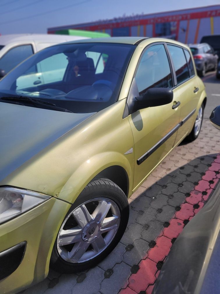 Vând renault megane 2