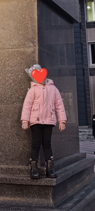 Продам демисезонную куртку (парку) на весну-осень