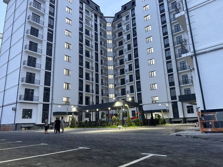 ПРОДАЕТСЯ новостройка кирпич 1 этаж