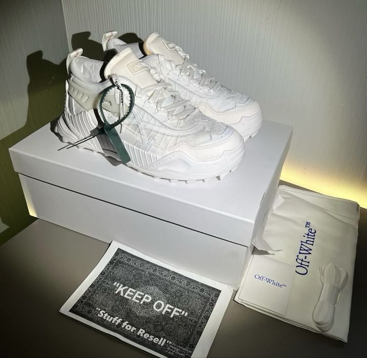 Adidasi off white odsy 1000