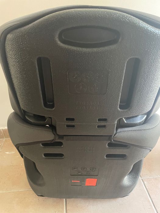 Децко столче за кола