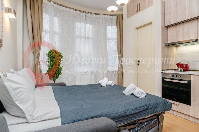 Дава се под наем Едностаен апартамент в София, Център - 30 кв.м за 600 € - Снимка #1