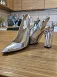 Pantofi marimea 38