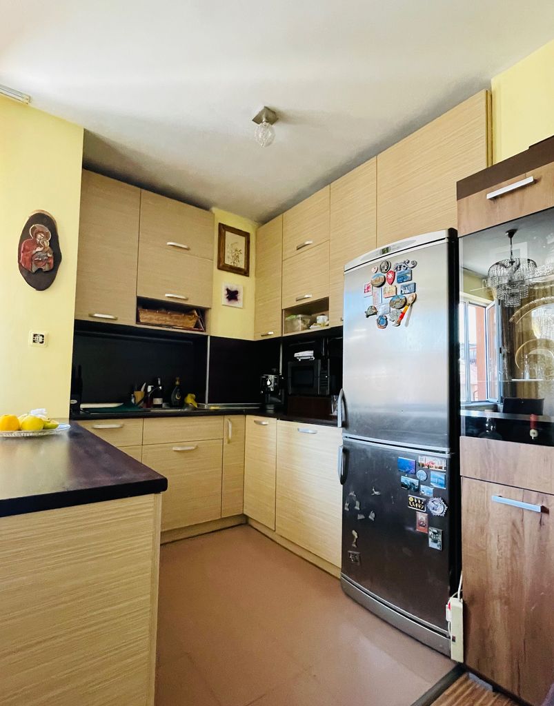 Продава се Двустаен апартамент в Пловдив, Кючук Париж - 75 кв.м за 922 €/кв.м - Снимка #1