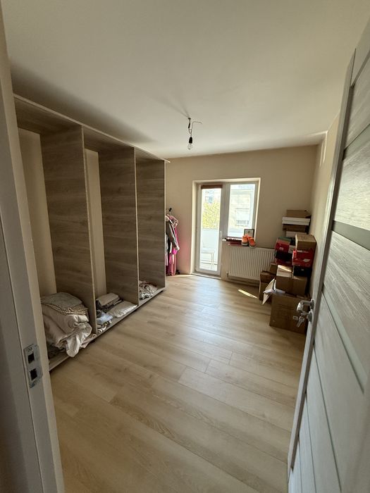 De vanzare Apartament 4 camere renovat complet